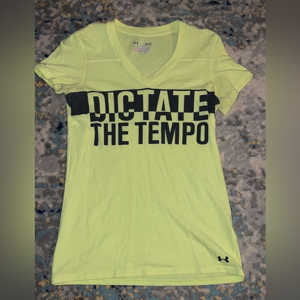 Small Under Armour Yellow Fitted T Shirt